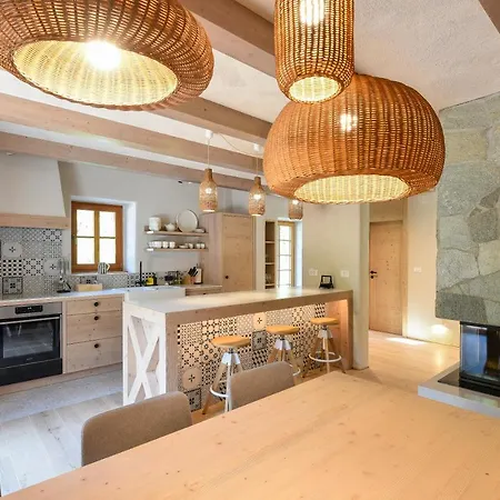 Julian Village Lepena * Soča