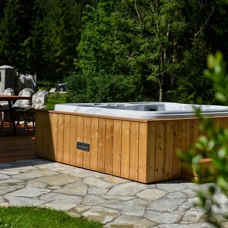 Julian Village Lepena *