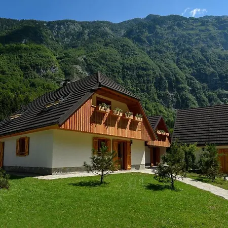 Vakantiehuis Julian Village Lepena *