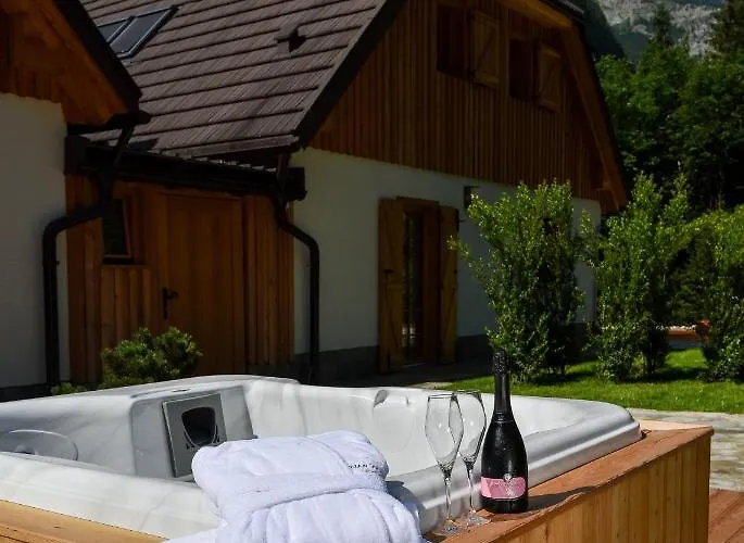 Julian Village Lepena 別荘 Soča