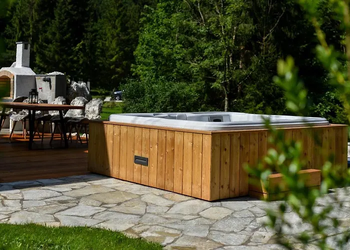 Julian Village Lepena *