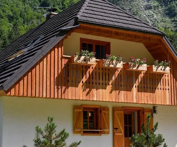 Julian Village Lepena Vikendica *